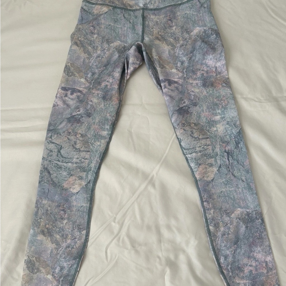 NWT Fabletics High Waisted 7/8 Soft Muted Camo Leggings SZ XXS